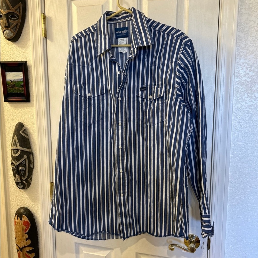Wrangler Navy and White Striped Casual Shirt new
